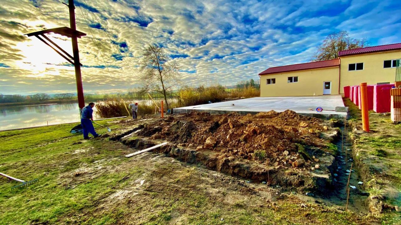 Отель Rekreacni Areal Zbraslavice Экстерьер фото