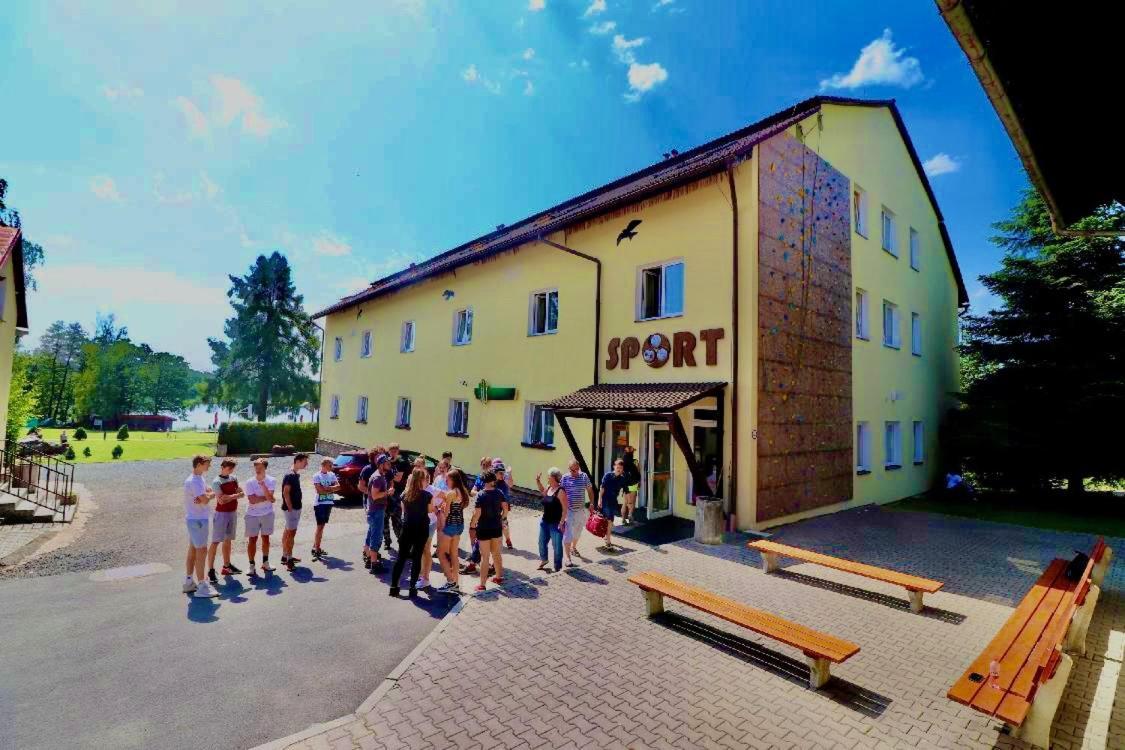 Отель Rekreacni Areal Zbraslavice Экстерьер фото